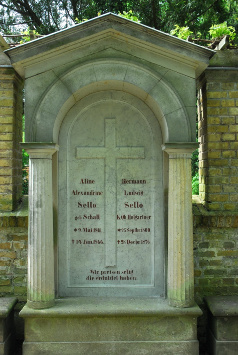 Grabmal von Hermann und Aline Sello nach der Restaurierung 2014/2015